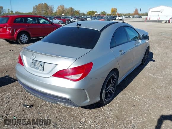 ✅ 2019 Mercedes-Benz CLA 250 • VIN: WDDSJ4EB4KN739956 • Lot: 43578031. Wystawiony na IAAI z przebiegiem 85 111 mil. Bezpłatny archiwum sprzedaży aukcyjnych z USA i szczegółowy raport historii pojazdu na DreamBid. Zdjęcie 4.