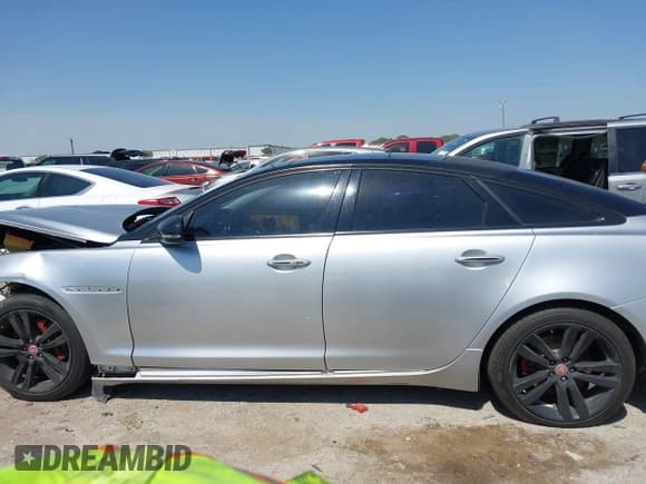 ✅ 2014 Jaguar XJ • VIN: SAJWA1CZXE8V59430 • Лот: 42252069. Опубликован ранее на IAAI с пробегом 87 150 миль. Бесплатный доступ к архиву аукционных продаж из США и подробный отчёт об истории автомобиля на DreamBid. Изображение 14.