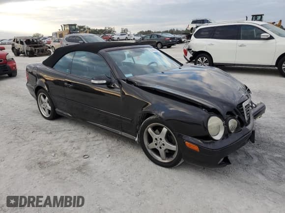 ✅ 2003 Mercedes-Benz CLK 430 • VIN: WDBLK70G83T131028 • Лот: 81419254. Опубликован ранее на Copart с пробегом 77 463 миль. Бесплатный доступ к архиву аукционных продаж из США и подробный отчёт об истории автомобиля на DreamBid. Изображение 4.