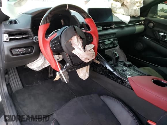 ✅ 2022 Toyota Supra 3.0 • VIN: WZ1DB0C0XNW049560 • Lot: 56988123. Wystawiony na Copart z przebiegiem Nie podano. Bezpłatny archiwum sprzedaży aukcyjnych z USA i szczegółowy raport historii pojazdu na DreamBid. Zdjęcie 8.