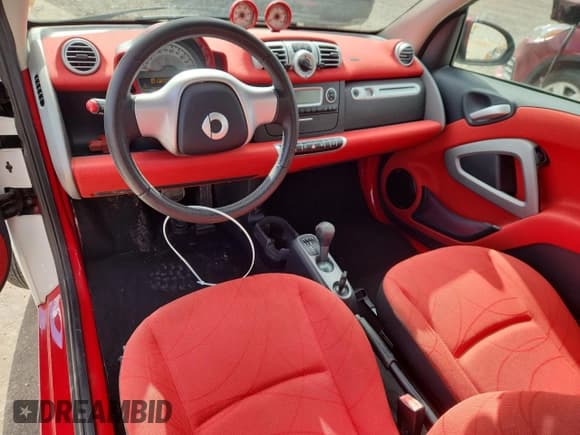 ✅ 2015 Smart fortwo Passion • VIN: WMEEJ9AA6FK834237 • Лот: 90071655. Опубликован ранее на Copart с пробегом Не указан. Бесплатный доступ к архиву аукционных продаж из США и подробный отчёт об истории автомобиля на DreamBid. Изображение 8.