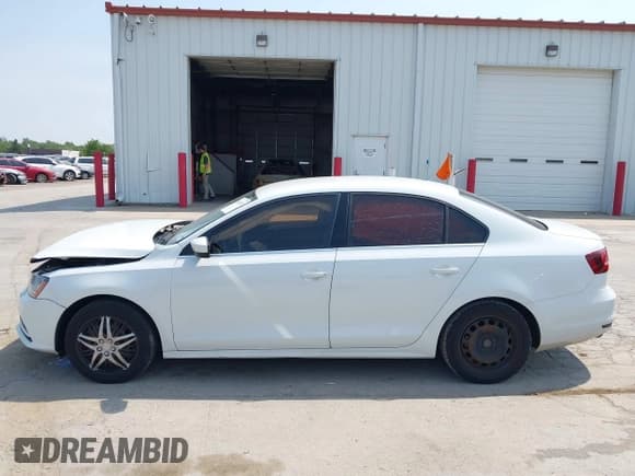 ✅ 2017 Volkswagen Jetta S • VIN: 3VW167AJ2HM398210 • Lot: 42491433. Listed on IAAI with 98,096 mi. Free auction sales archive from the USA and detailed vehicle history report at DreamBid. Image 14.