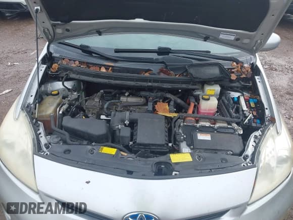 ✅ 2014 Toyota Prius Two • VIN: JTDKN3DU8E1735660 • Lot: 43803644. Wystawiony na IAAI z przebiegiem 279 126 mil. Bezpłatny archiwum sprzedaży aukcyjnych z USA i szczegółowy raport historii pojazdu na DreamBid. Zdjęcie 10.