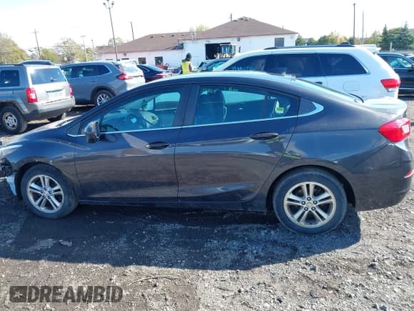 ✅ 2016 Chevrolet Cruze LT • VIN: 1G1BE5SMXG7273321 • Lot: 43491200. Listed on IAAI with 174,729 mi. Free auction sales archive from the USA and detailed vehicle history report at DreamBid. Image 15.