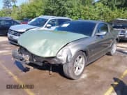 ✅ 2005 Ford Mustang GT Deluxe • VIN: 1ZVFT82H155251166 • Лот: 43075681. Опубликован ранее на IAAI с пробегом 166 319 миль. Бесплатный доступ к архиву аукционных продаж из США и подробный отчёт об истории автомобиля на DreamBid. Изображение 2.