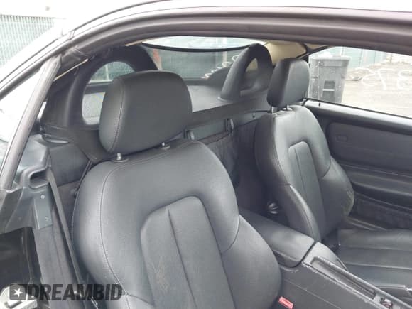 ✅ 2002 Mercedes-Benz SLK 230 Kompressor • VIN: WDBKK49F62F265232 • Lot: 41847375. Wystawiony na IAAI z przebiegiem 97 725 mil. Bezpłatny archiwum sprzedaży aukcyjnych z USA i szczegółowy raport historii pojazdu na DreamBid. Zdjęcie 8.