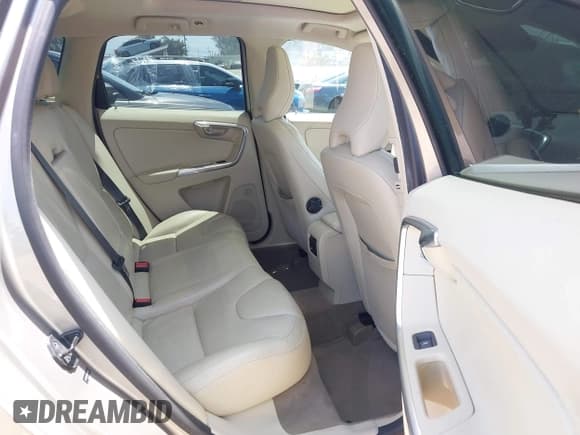 ✅ 2012 Volvo XC60 3.2L • VIN: YV4952DL2C2312495 • Lot: 42288225. Listed on IAAI with 166,358 mi. Free auction sales archive from the USA and detailed vehicle history report at DreamBid. Image 8.