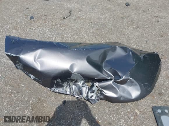 ✅ 2015 Toyota Highlander Limited Platinum • VIN: 5TDYKRFH5FS106173 • Lot: 43107456. Listed on IAAI with 115,179 mi. Free auction sales archive from the USA and detailed vehicle history report at DreamBid. Image 12.