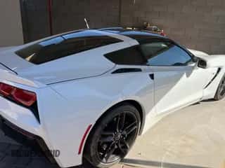 2014 Chevrolet Corvette Z51 3LT с VIN 1G1YM2D73E5105712, выставлен на аукционе Copart как лот 67979104 с пробегом 19 344 миль миль и Списание • Salvage title. История ставок и продаж доступна на DreamBid. Изображение 4.