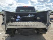 ✅ 2018 Chevrolet Silverado 1500 LTZ • VIN: 3GCUKSECXJG285779 • Lot: 56300025. Wystawiony na Copart z przebiegiem 102 316 mil. Bezpłatny archiwum sprzedaży aukcyjnych z USA i szczegółowy raport historii pojazdu na DreamBid. Zdjęcie 6.