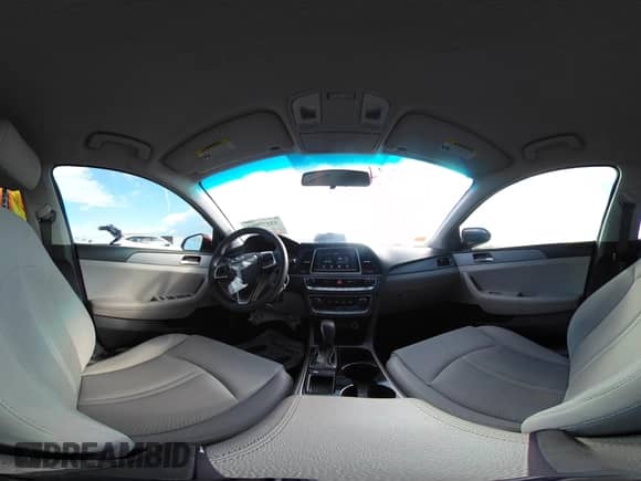 2018 Hyundai Sonata SE z VIN 5NPE24AF4JH603239, wystawiony jako IAAI lot #43277984 z przebiegiem 126 742 mil mil oraz . Historia ofert i sprzedaży dostępna na DreamBid. Obrazek 20.