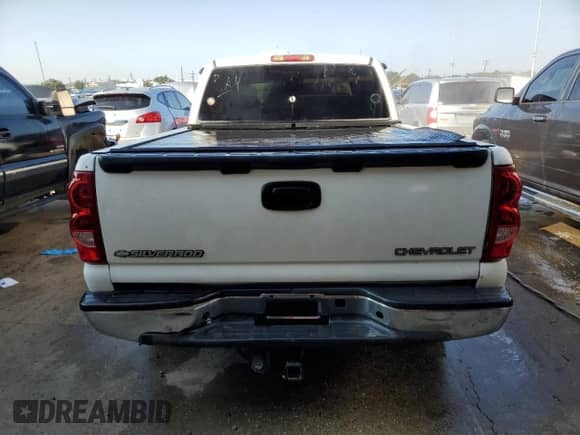 ✅ 2003 Chevrolet Silverado 1500 LS • VIN: 2GCEC19T131197995 • Lot: 69527004. Wystawiony na Copart z przebiegiem 197 471 mil mil. Skorzystaj z bezpłatnego archiwum sprzedaży aukcyjnych z USA i zobacz szczegółowy raport historii pojazdu na DreamBid. Zdjęcie 6.