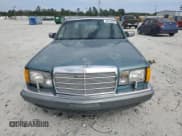 ✅ 1986 Mercedes-Benz 420 SEL • VIN: WDBCA35D5GA268505 • Lot: 86210565. Wystawiony na Copart z przebiegiem 93 640 mil. Bezpłatny archiwum sprzedaży aukcyjnych z USA i szczegółowy raport historii pojazdu na DreamBid. Zdjęcie 5.