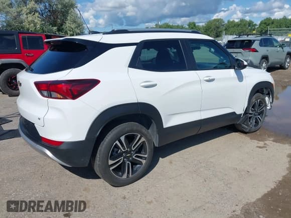 ✅ 2023 Chevrolet TrailBlazer LT • VIN: KL79MPS27PB215650 • Лот: 42405179. Опубликован ранее на IAAI с пробегом 25 283 миль. Бесплатный доступ к архиву аукционных продаж из США и подробный отчёт об истории автомобиля на DreamBid. Изображение 4.