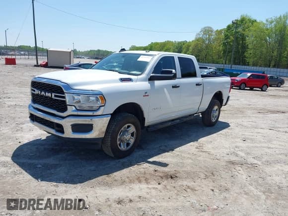 ✅ 2020 Ram 2500 Tradesman • VIN: 3C6UR5CLXLG217797 • Lot: 41994981. Wystawiony na IAAI z przebiegiem 209 325 mil. Bezpłatny archiwum sprzedaży aukcyjnych z USA i szczegółowy raport historii pojazdu na DreamBid. Zdjęcie 2.