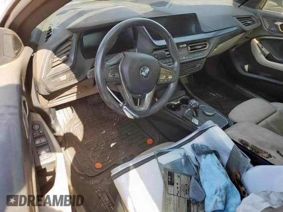 ✅ 2022 BMW 2 Series 228i • VIN: WBA53AK01N7K53677 • Lot: 65587275. Wystawiony na Copart z przebiegiem Nie podano. Bezpłatny archiwum sprzedaży aukcyjnych z USA i szczegółowy raport historii pojazdu na DreamBid. Zdjęcie 8.