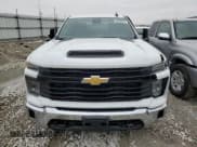 ✅ 2024 Chevrolet Silverado 2500HD • VIN: 1GB4WLE76RF281582 • Lot: 84838294. Wystawiony na Copart z przebiegiem 18 705 mil. Bezpłatny archiwum sprzedaży aukcyjnych z USA i szczegółowy raport historii pojazdu na DreamBid. Zdjęcie 5.