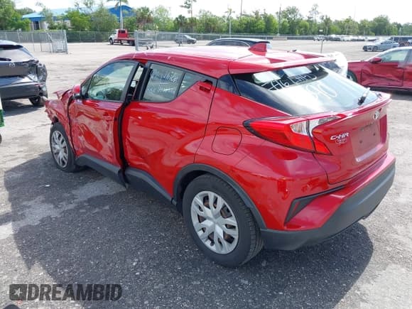 ✅ 2020 Toyota C-HR LE • VIN: JTNKHMBX8L1090690 • Lot: 42732973. Listed on IAAI with 88,935 mi. Free auction sales archive from the USA and detailed vehicle history report at DreamBid. Image 3.