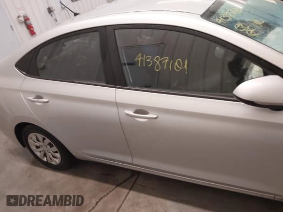 ✅ 2020 Hyundai Accent SE • VIN: 3KPC24A68LE092133 • Lot: 41387101. Wystawiony na IAAI z przebiegiem 113 546 mil. Bezpłatny archiwum sprzedaży aukcyjnych z USA i szczegółowy raport historii pojazdu na DreamBid. Zdjęcie 13.
