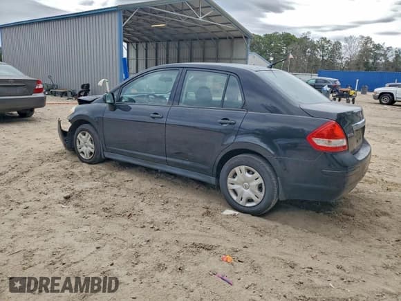 ✅ 2011 Nissan Versa S • VIN: 3N1BC1AP2BL423429 • Лот: 94353365. Опубликован ранее на Copart с пробегом 56 880 миль. Бесплатный доступ к архиву аукционных продаж из США и подробный отчёт об истории автомобиля на DreamBid. Изображение 2.