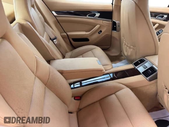 ✅ 2015 Porsche Panamera 4 • VIN: WP0AA2A72FL007340 • Lot: 84376885. Wystawiony na Copart z przebiegiem 45 984 mil. Bezpłatny archiwum sprzedaży aukcyjnych z USA i szczegółowy raport historii pojazdu na DreamBid. Zdjęcie 6.