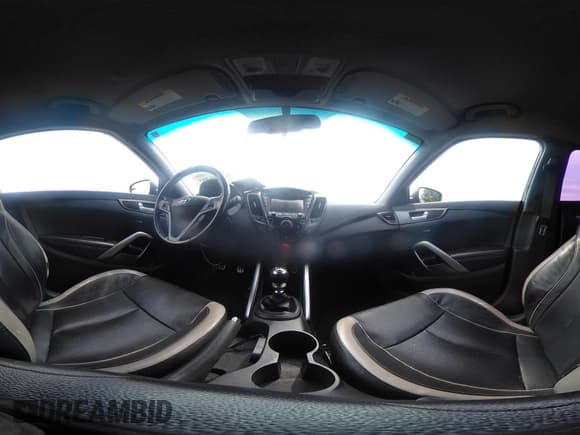 ✅ 2015 Hyundai Veloster Turbo • VIN: KMHTC6AE6FU229720 • Lot: 42735203. Wystawiony na IAAI z przebiegiem 110 516 mil. Bezpłatny archiwum sprzedaży aukcyjnych z USA i szczegółowy raport historii pojazdu na DreamBid. Zdjęcie 18.