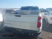 ✅ 2019 Chevrolet Silverado 1500 Work Truck • VIN: 1GCPWAEH4KZ335813 • Lot: 42283508. Wystawiony na IAAI z przebiegiem 94 516 mil. Bezpłatny archiwum sprzedaży aukcyjnych z USA i szczegółowy raport historii pojazdu na DreamBid. Zdjęcie 16.