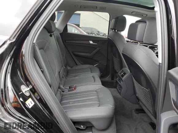 ✅ 2024 Audi Q5 Premium • VIN: WA1ABAFY3R2088765 • Лот: 90124635. Опубликован ранее на Copart с пробегом 30 624 миль. Бесплатный доступ к архиву аукционных продаж из США и подробный отчёт об истории автомобиля на DreamBid. Изображение 11.