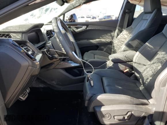 ✅ 2022 Audi Q4 e-tron • VIN: WA1L2AFZ7NP053953 • Lot: 60242644. Listed on Copart with 61,892 mi. Free auction sales archive from the USA and detailed vehicle history report at DreamBid. Image 7.