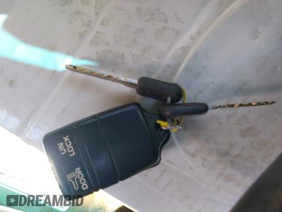 ✅ 1995 GMC Sierra 1500 • VIN: 2GTEC19K7S1506164 • Lot: 42595774. Wystawiony na IAAI z przebiegiem 202 675 mil. Bezpłatny archiwum sprzedaży aukcyjnych z USA i szczegółowy raport historii pojazdu na DreamBid. Zdjęcie 11.