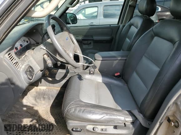 ✅ 2004 Ford Explorer Sport Trac XLS • VIN: 1FMZU77K74UA35463 • Lot: 72048825. Listed on Copart with 177,850 mi. Free auction sales archive from the USA and detailed vehicle history report at DreamBid. Image 7.