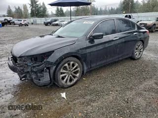 ✅ 2015 Honda Accord Sport • VIN: 1HGCR2F5XFA110558 • Lot: 92590285. Listed on Copart with 131,872 mi. Free auction sales archive from the USA and detailed vehicle history report at DreamBid. Image 1.