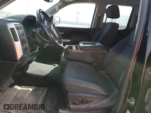 ✅ 2019 Chevrolet Silverado 1500 LT • VIN: 2GCVKPEC9K1236178 • Lot: 70506534. Wystawiony na Copart z przebiegiem 130 008 mil. Bezpłatny archiwum sprzedaży aukcyjnych z USA i szczegółowy raport historii pojazdu na DreamBid. Zdjęcie 7.