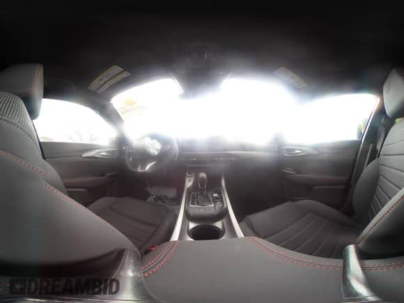 2024 Dodge Hornet R/T z VIN ZACPDFCW4R3A21437, wystawiony jako IAAI lot #41713994 z przebiegiem 1 156 mil mil oraz . Historia ofert i sprzedaży dostępna na DreamBid. Obrazek 21.