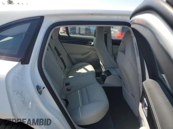 ✅ 2022 Porsche Panamera • VIN: WP0CK2A71NL171022 • Lot: 52685923. Listed on Copart with 4,658 mi. Free auction sales archive from the USA and detailed vehicle history report at DreamBid. Image 10.