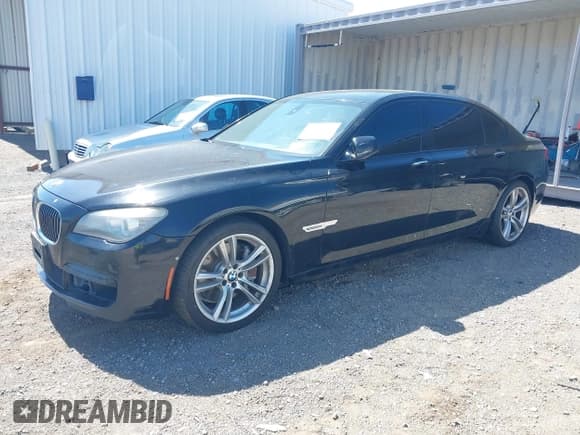 ✅ 2011 BMW 7 Series 750Li • VIN: WBAKB8C57BC851865 • Лот: 42229423. Опубликован ранее на IAAI с пробегом 92 728 миль. Бесплатный доступ к архиву аукционных продаж из США и подробный отчёт об истории автомобиля на DreamBid. Изображение 2.