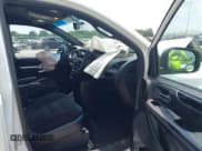 ✅ 2015 Dodge Grand Caravan SE • VIN: 2C4RDGBG6FR724479 • Lot: 42654489. Wystawiony na IAAI z przebiegiem 93 953 mil. Bezpłatny archiwum sprzedaży aukcyjnych z USA i szczegółowy raport historii pojazdu na DreamBid. Zdjęcie 5.