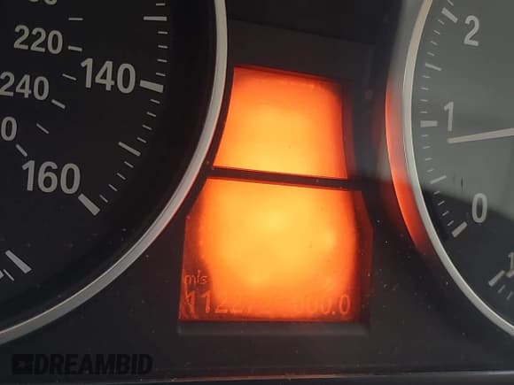 ✅ 2011 BMW 3 Series 328i • VIN: WBAKE3C53BE557457 • Lot: 41631581. Wystawiony na IAAI z przebiegiem 112 272 mil. Bezpłatny archiwum sprzedaży aukcyjnych z USA i szczegółowy raport historii pojazdu na DreamBid. Zdjęcie 7.