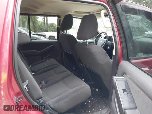 ✅ 2010 Ford Explorer XLT • VIN: 1FMEU6DE7AUA15930 • Лот: 43188386. Опубликован ранее на IAAI с пробегом 122 278 миль. Бесплатный доступ к архиву аукционных продаж из США и подробный отчёт об истории автомобиля на DreamBid. Изображение 8.