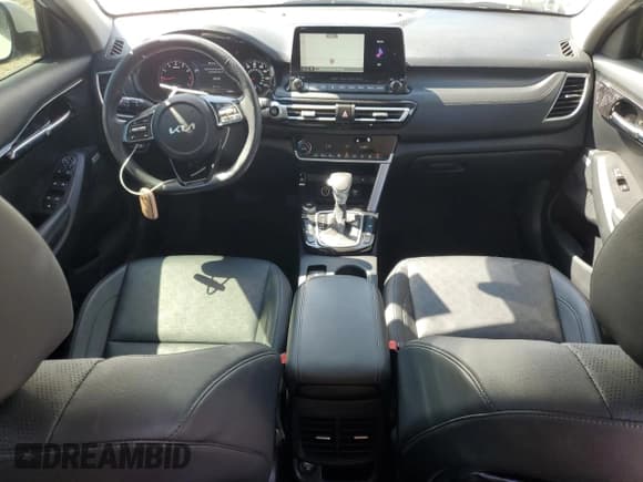 ✅ 2022 Kia Seltos SX • VIN: KNDETCA21N7242874 • Lot: 84986325. Listed on Copart with 65,841 mi. Free auction sales archive from the USA and detailed vehicle history report at DreamBid. Image 8.