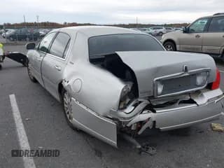 ✅ 2006 Lincoln Town Car Signature • VIN: 1LNHM81W06Y627540 • Lot: 43584683. Wystawiony na IAAI z przebiegiem 298 477 mil. Bezpłatny archiwum sprzedaży aukcyjnych z USA i szczegółowy raport historii pojazdu na DreamBid. Zdjęcie 3.