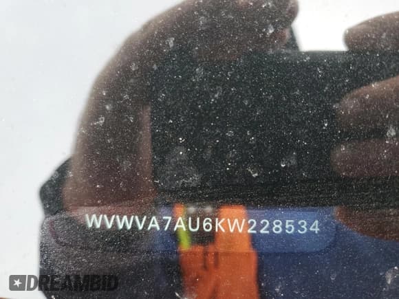 ✅ 2019 Volkswagen Golf R • VIN: WVWVA7AU6KW228534 • Lot: 50222225. Wystawiony na Copart z przebiegiem 52 338 mil. Bezpłatny archiwum sprzedaży aukcyjnych z USA i szczegółowy raport historii pojazdu na DreamBid. Zdjęcie 14.