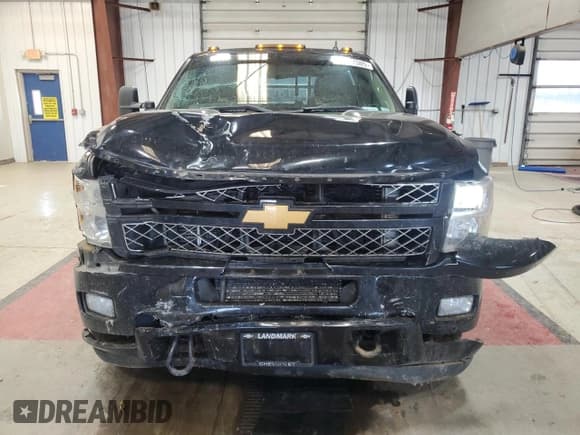 ✅ 2014 Chevrolet Silverado 2500HD LTZ • VIN: 1GC1KYE85EF106850 • Lot: 92927505. Wystawiony na Copart z przebiegiem 269 143 mil. Bezpłatny archiwum sprzedaży aukcyjnych z USA i szczegółowy raport historii pojazdu na DreamBid. Zdjęcie 5.