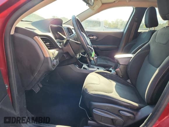 ✅ 2016 Jeep Cherokee Latitude • VIN: 1C4PJLCS0GW177004 • Лот: 86818005. Опубликован ранее на Copart с пробегом 113 026 миль. Бесплатный доступ к архиву аукционных продаж из США и подробный отчёт об истории автомобиля на DreamBid. Изображение 7.