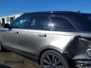 ✅ 2018 Land Rover Range Rover Velar R-Dynamic HSE • VIN: SALYM2RV4JA749910 • Lot: 41796691. Listed on IAAI with 61,125 mi. Free auction sales archive from the USA and detailed vehicle history report at DreamBid. Image 15.