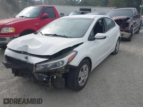 ✅ 2017 Kia Forte LX • VIN: 3KPFK4A76HE050850 • Lot: 43292998. Wystawiony na IAAI z przebiegiem 167 424 mil. Bezpłatny archiwum sprzedaży aukcyjnych z USA i szczegółowy raport historii pojazdu na DreamBid. Zdjęcie 2.