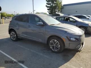 ✅ 2023 Hyundai Kona SE • VIN: KM8K23AG1PU172956 • Лот: 68885584. Опубликован ранее на Copart с пробегом 31 348 миль. Бесплатный доступ к архиву аукционных продаж из США и подробный отчёт об истории автомобиля на DreamBid. Изображение 4.