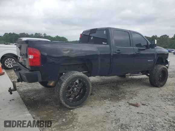 ✅ 2007 Chevrolet Silverado 2500HD LTZ • VIN: 1GCHK23627F532334 • Лот: 57110165. Опубликован ранее на Copart с пробегом 188 392 миль. Бесплатный доступ к архиву аукционных продаж из США и подробный отчёт об истории автомобиля на DreamBid. Изображение 3.