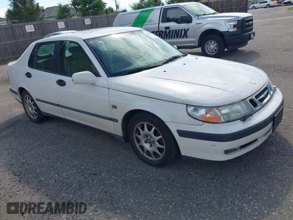 ✅ 2001 Saab 9-5 • VIN: YS3ED48E913016658 • Lot: 42642987. Listed on IAAI with 229,512 mi. Free auction sales archive from the USA and detailed vehicle history report at DreamBid. Image 1.
