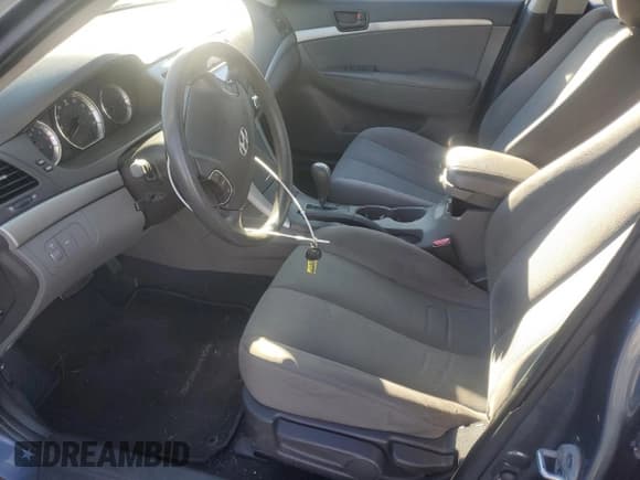 ✅ 2009 Hyundai Sonata GLS • VIN: 5NPET46C79H549667 • Лот: 81814654. Опубликован ранее на Copart с пробегом Не указан. Бесплатный доступ к архиву аукционных продаж из США и подробный отчёт об истории автомобиля на DreamBid. Изображение 7.